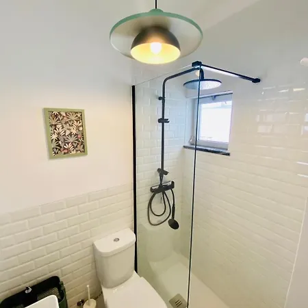 Bright Modern 3 Bedroom In Downtown Apartament *