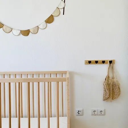 Bright Modern 3 Bedroom In Downtown Apartament *