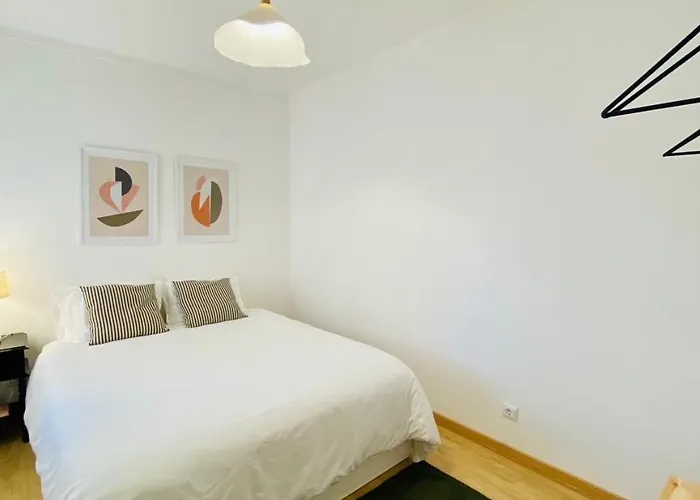 Bright Modern 3 Bedroom In Downtown 公寓 波尔蒂芒