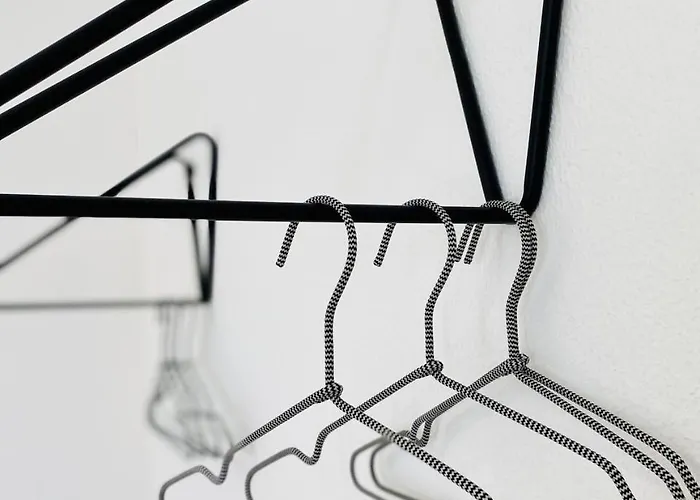 Bright Modern 3 Bedroom In Downtown 波尔蒂芒