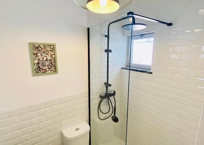 Bright Modern 3 Bedroom In Downtown 公寓 *