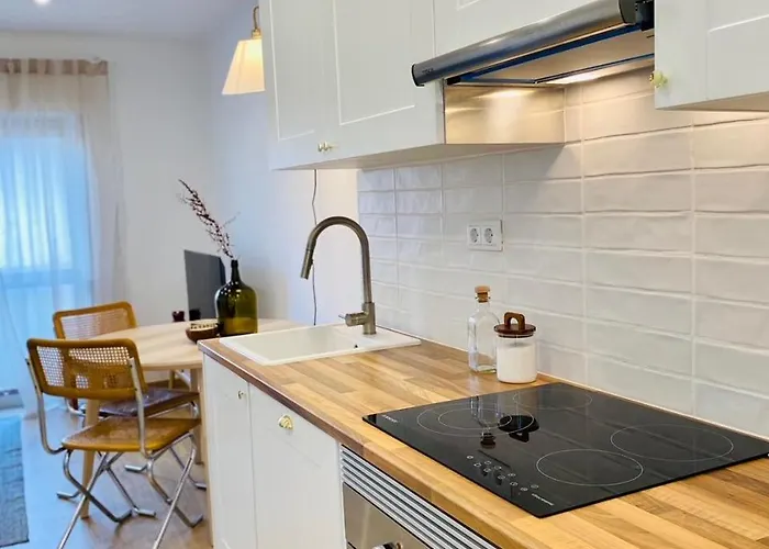 Bright Modern 3 Bedroom In Downtown 公寓