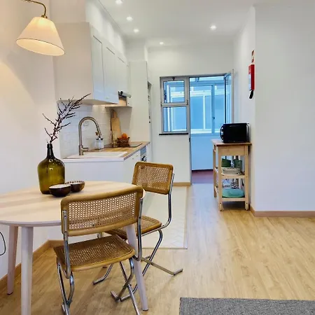 Bright Modern 3 Bedroom In Downtown Портіман