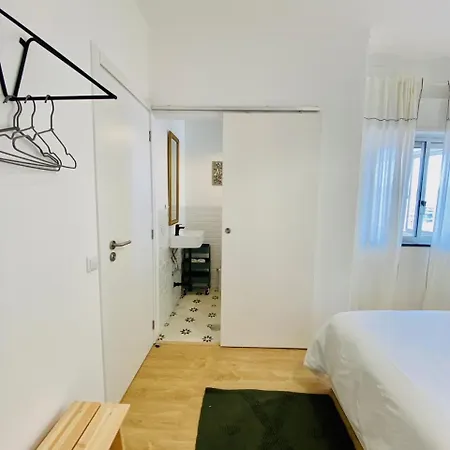 Bright Modern 3 Bedroom In Downtown * Портіман