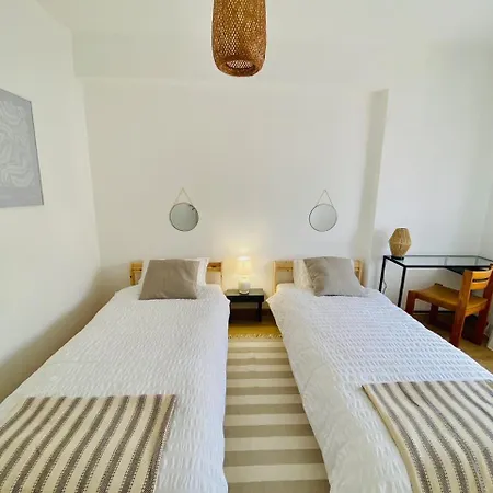 Bright Modern 3 Bedroom In Downtown Portimão