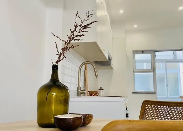 Bright Modern 3 Bedroom In Downtown